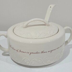 Soup tureen serving bowl